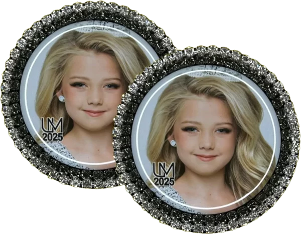 2 BROOCHES